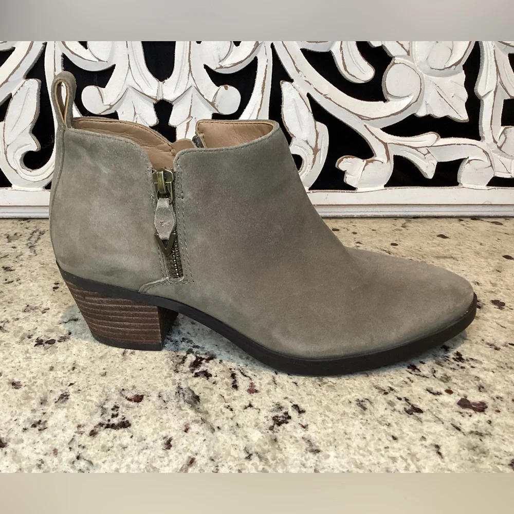 Vionic booties nice